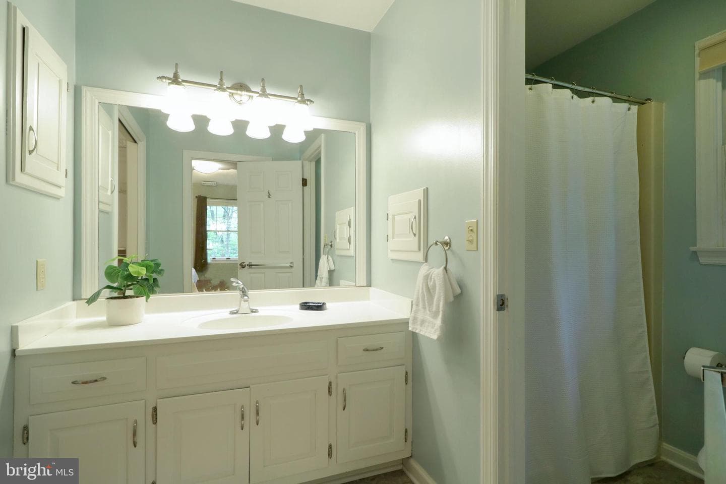 564 Lanceshire Lane photo 31