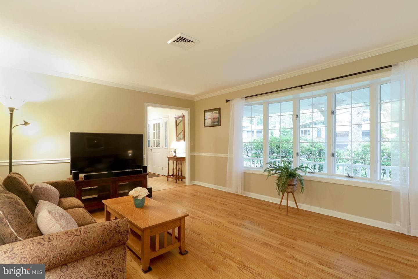 564 Lanceshire Lane photo 7