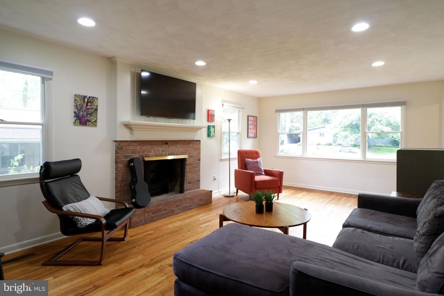 131 W Marylyn Avenue photo 12