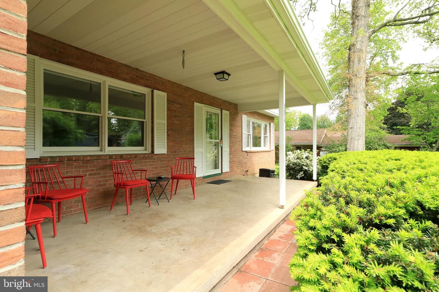 131 W Marylyn Avenue photo 5