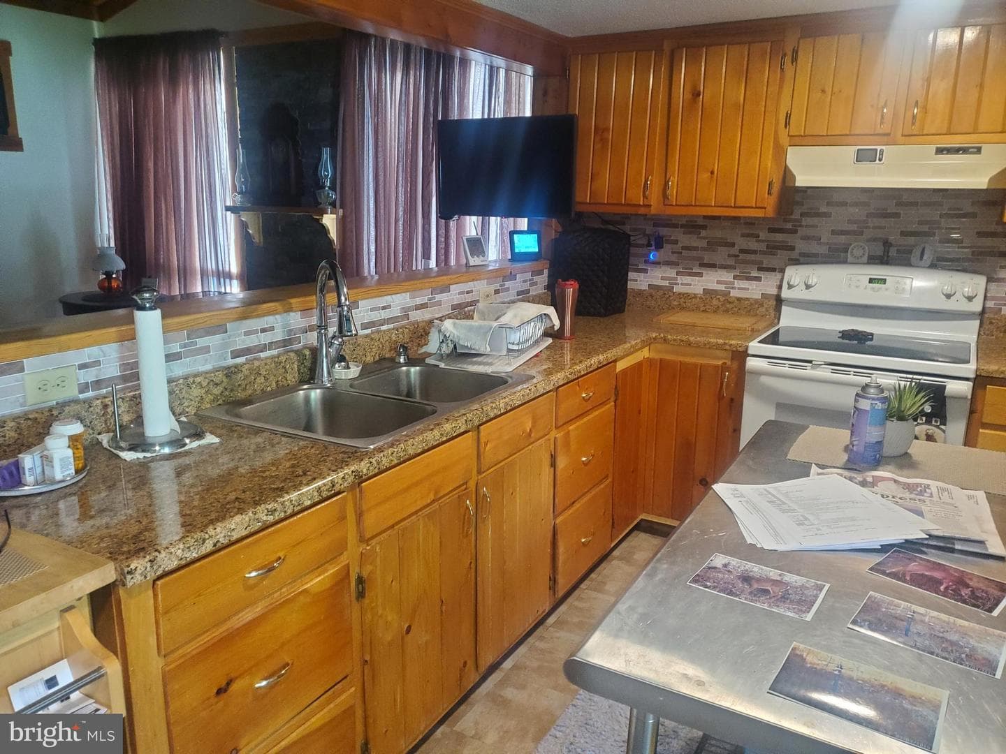 511 Runville Road photo 2