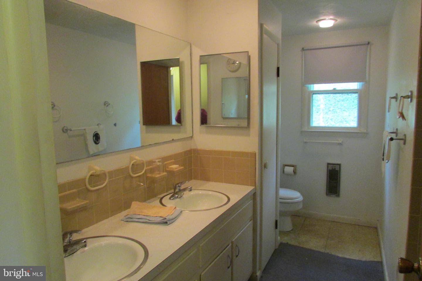 645 W Hillside Avenue photo 19