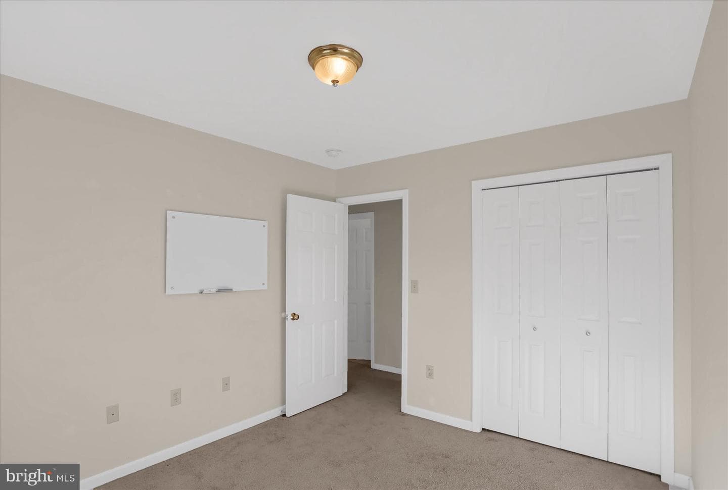 138 Birchtree Court photo 23