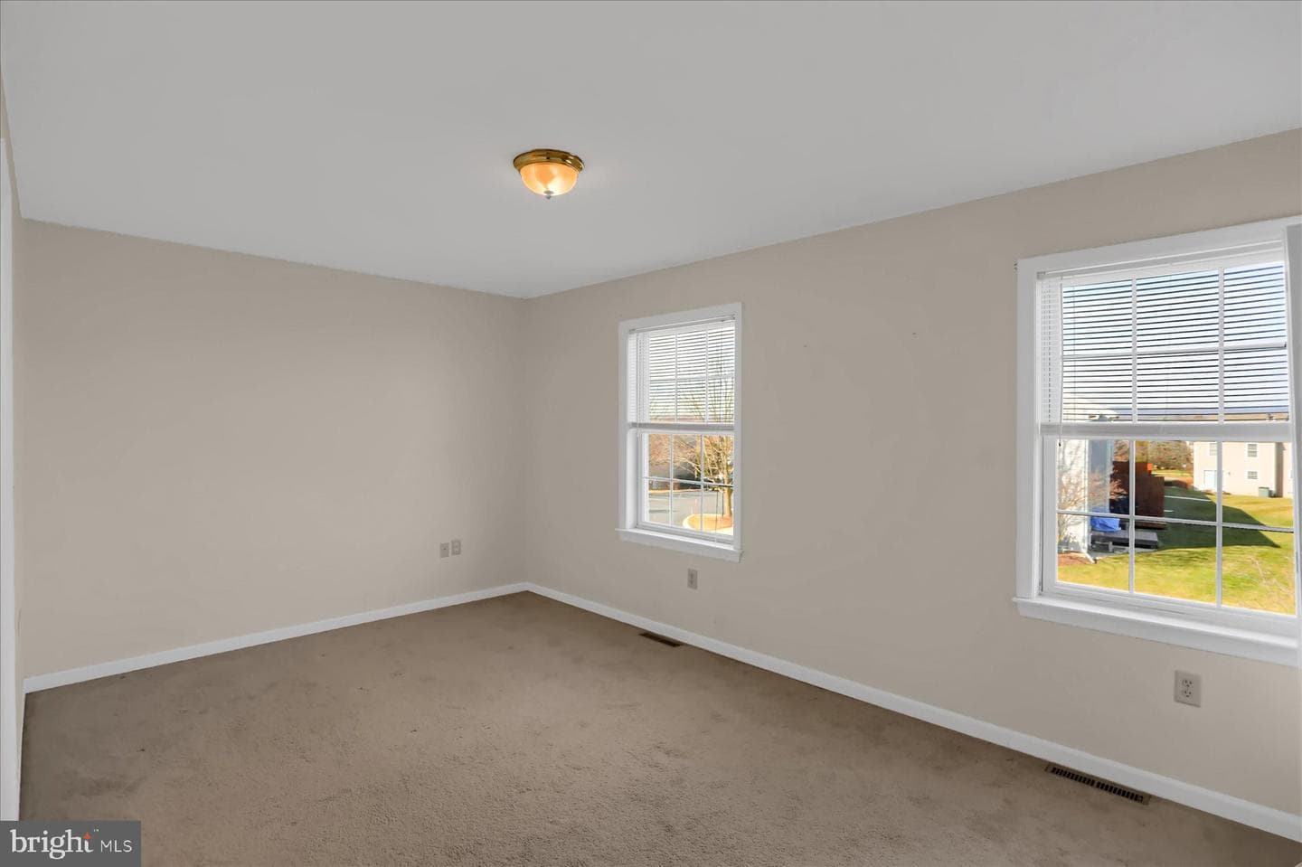138 Birchtree Court photo 29