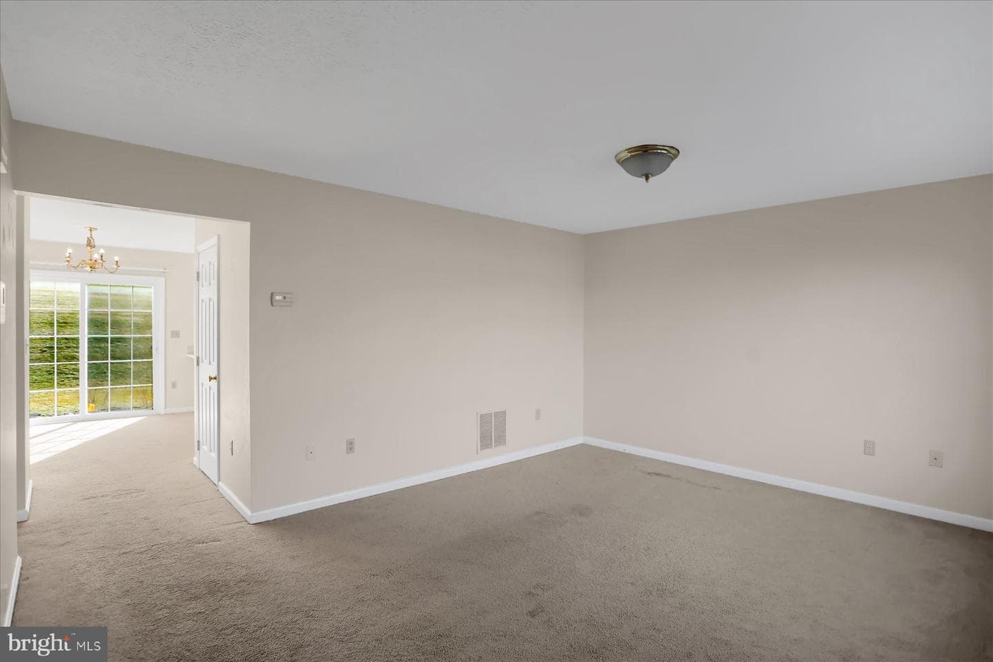 138 Birchtree Court photo 5