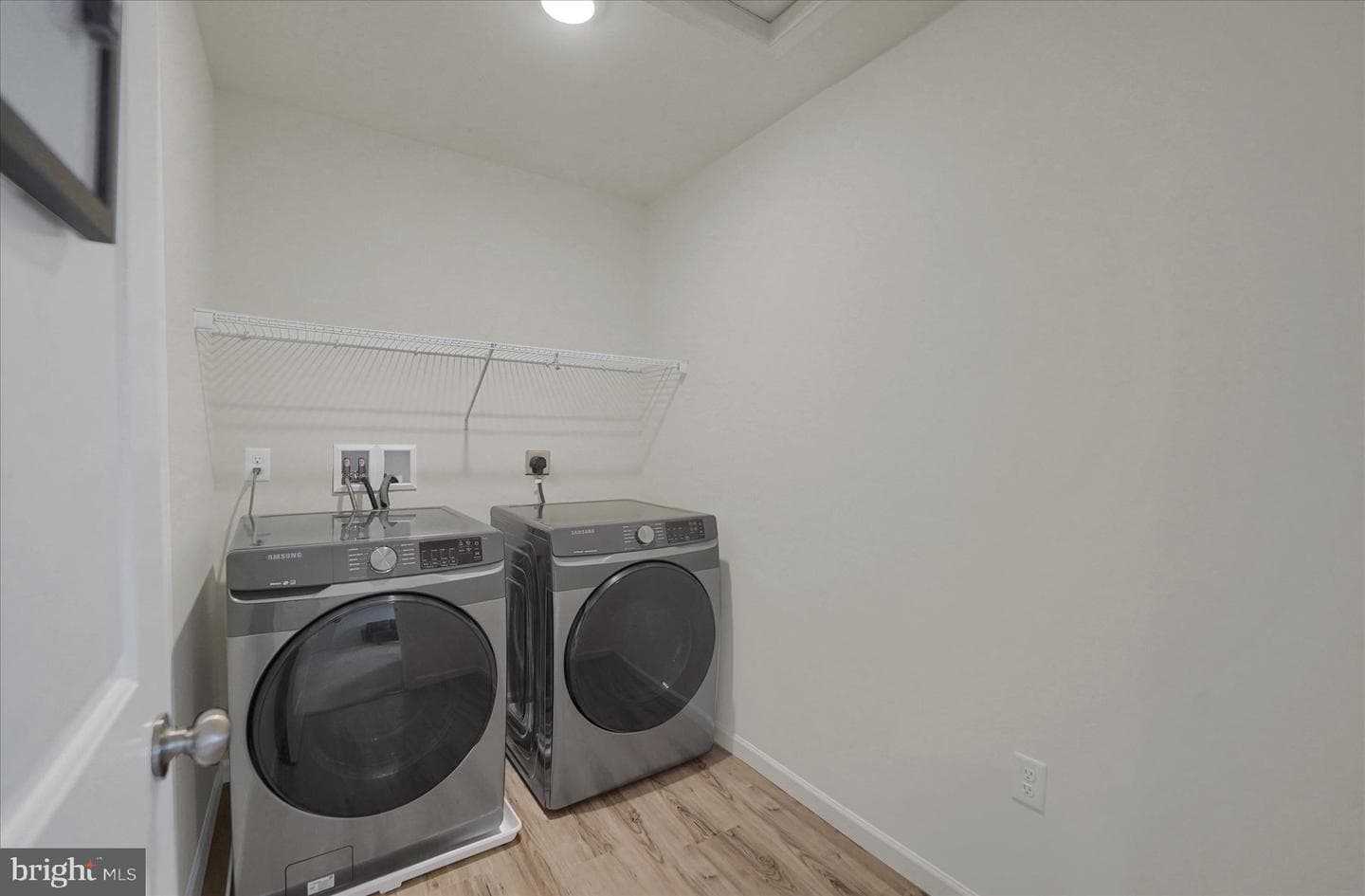 1015 Karmel Street photo 27