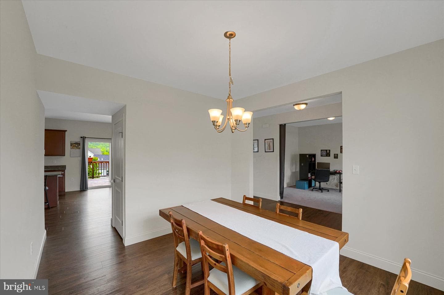 1015 Karmel Street photo 6