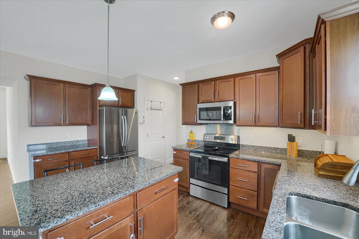 1015 Karmel Street photo 9