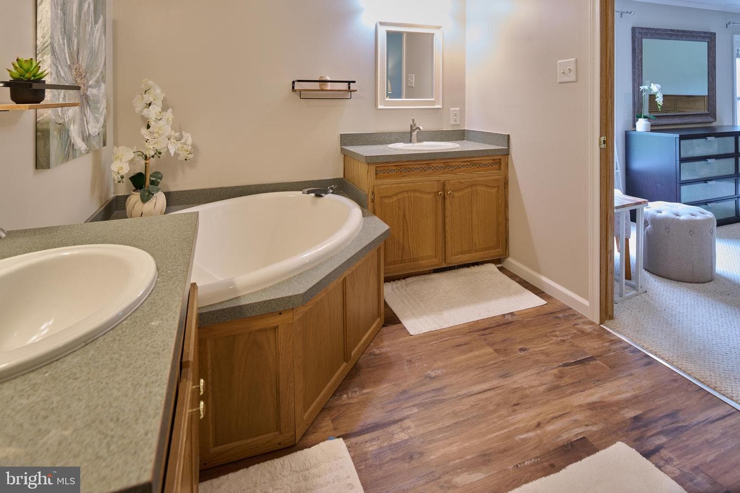 108 Jeremy Place photo 34