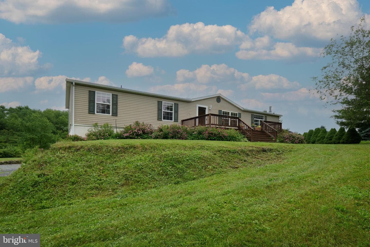 108 Jeremy Place photo 58