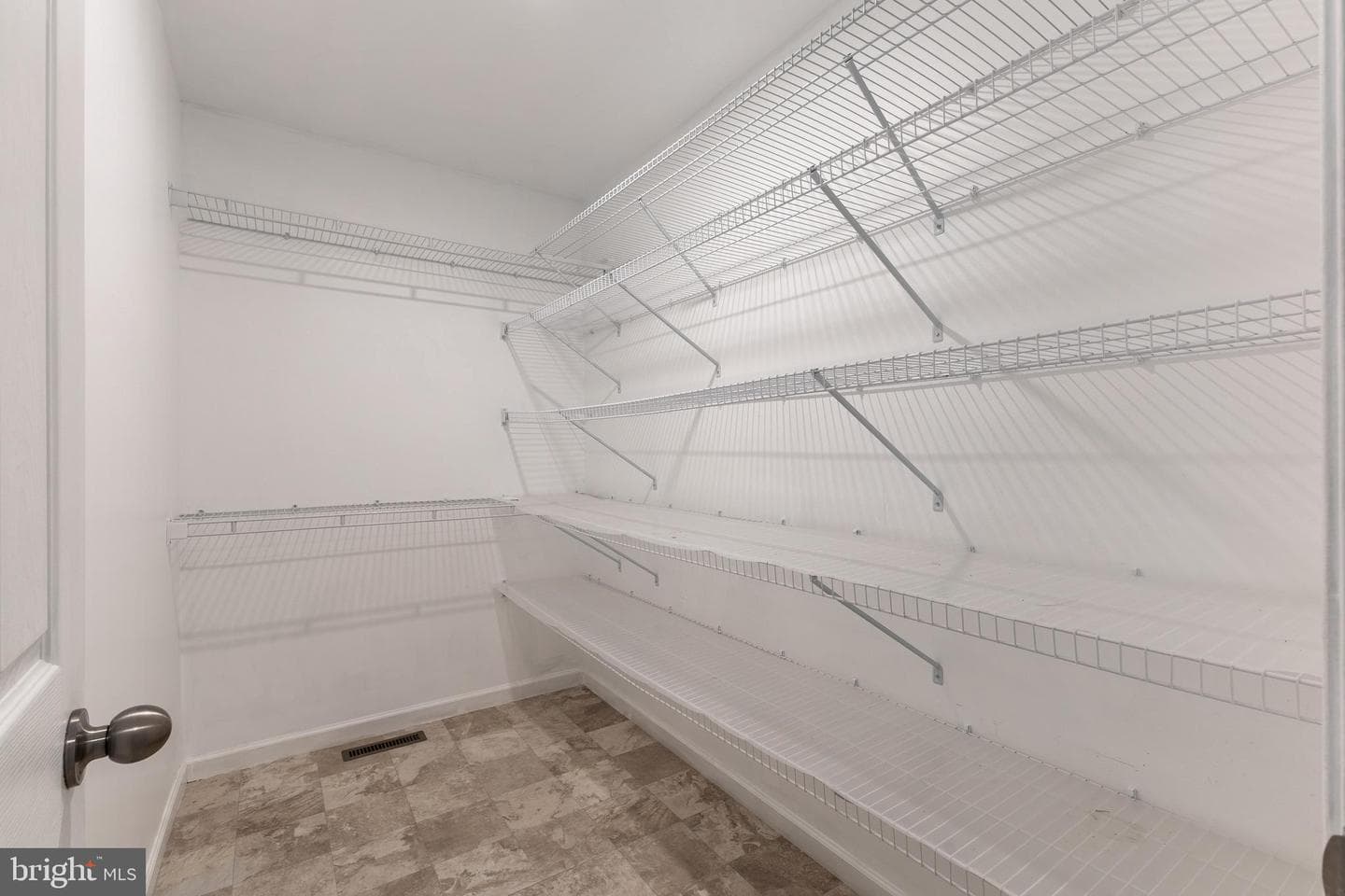 248 Amberleigh Lane photo 11