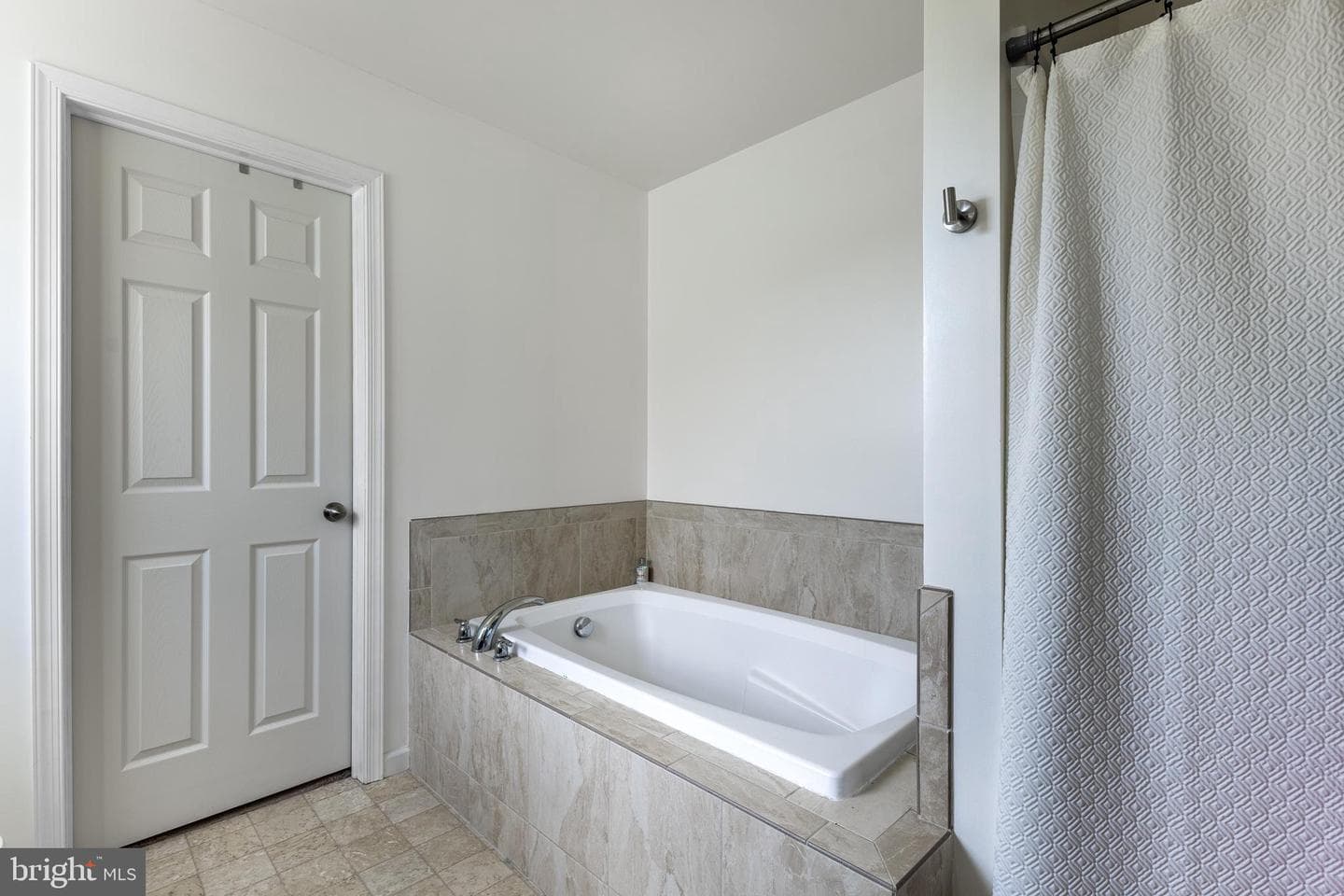 248 Amberleigh Lane photo 12