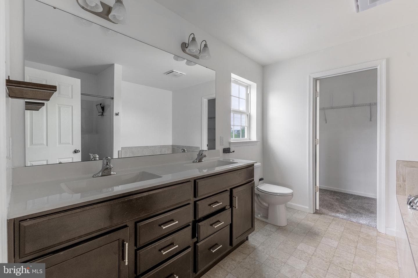 248 Amberleigh Lane photo 17