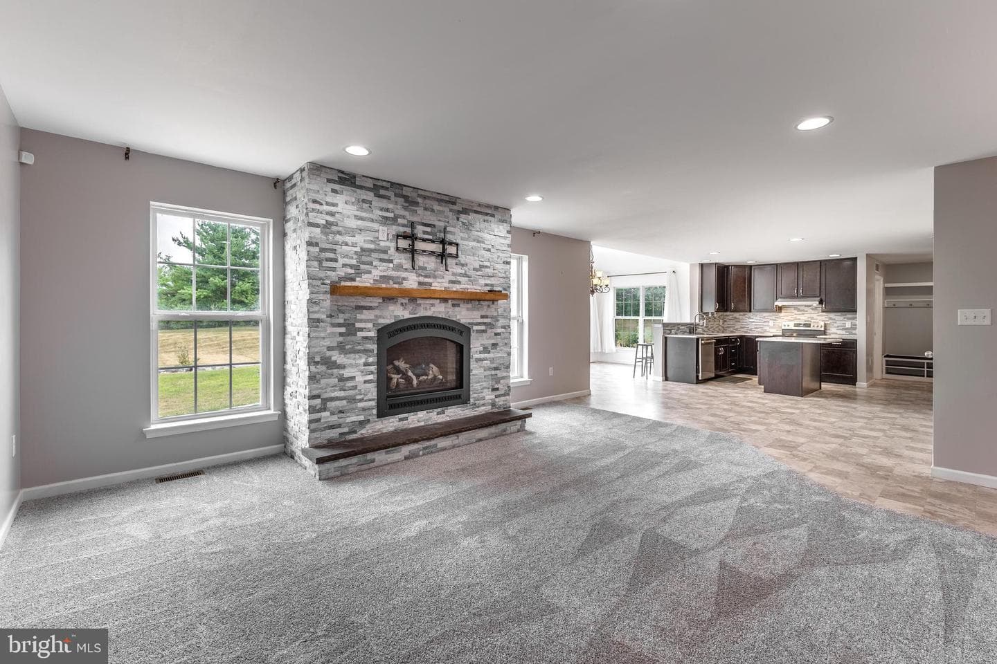 248 Amberleigh Lane photo 5