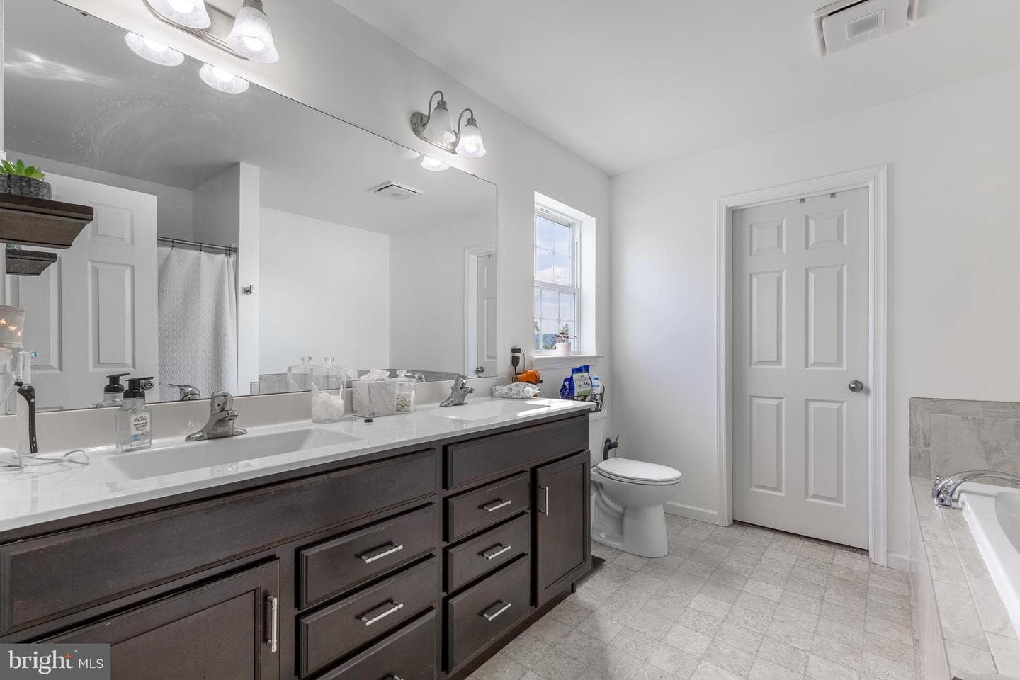 248 Amberleigh Lane photo 6