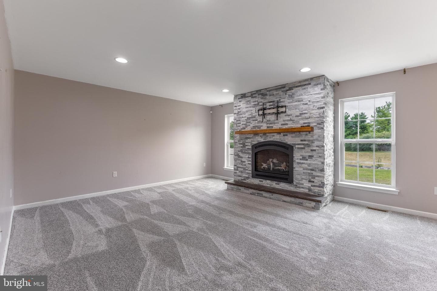 248 Amberleigh Lane photo 7