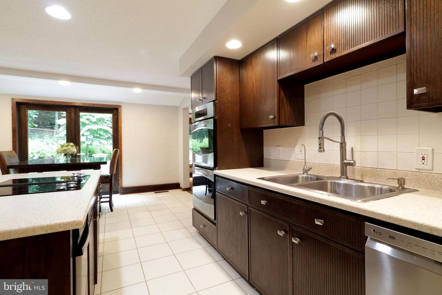 262 Blackberry Hill photo 25