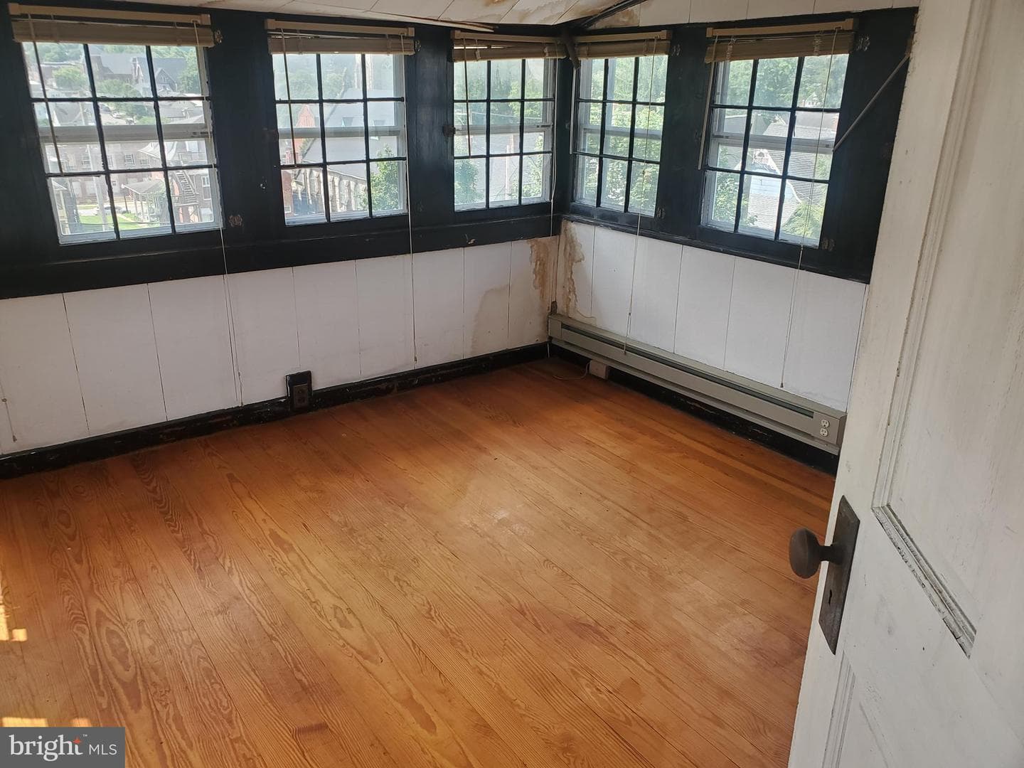126 W Curtin Street photo 6