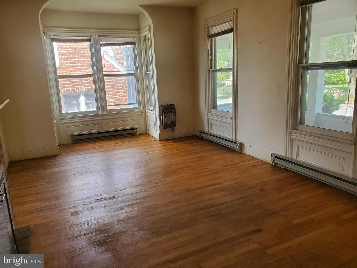 126 W Curtin Street photo 8