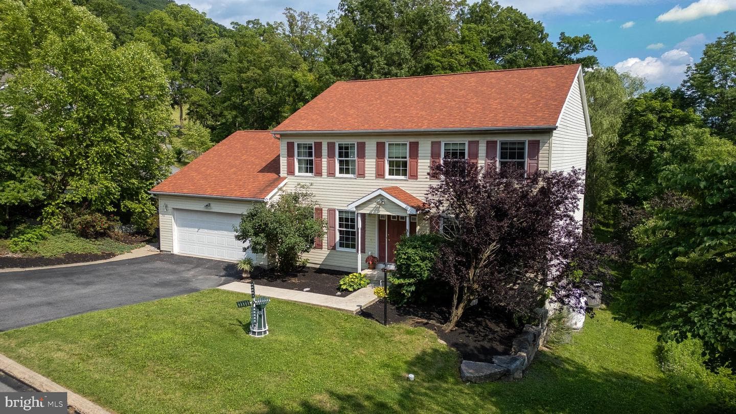 358 Baldwin Street photo 2