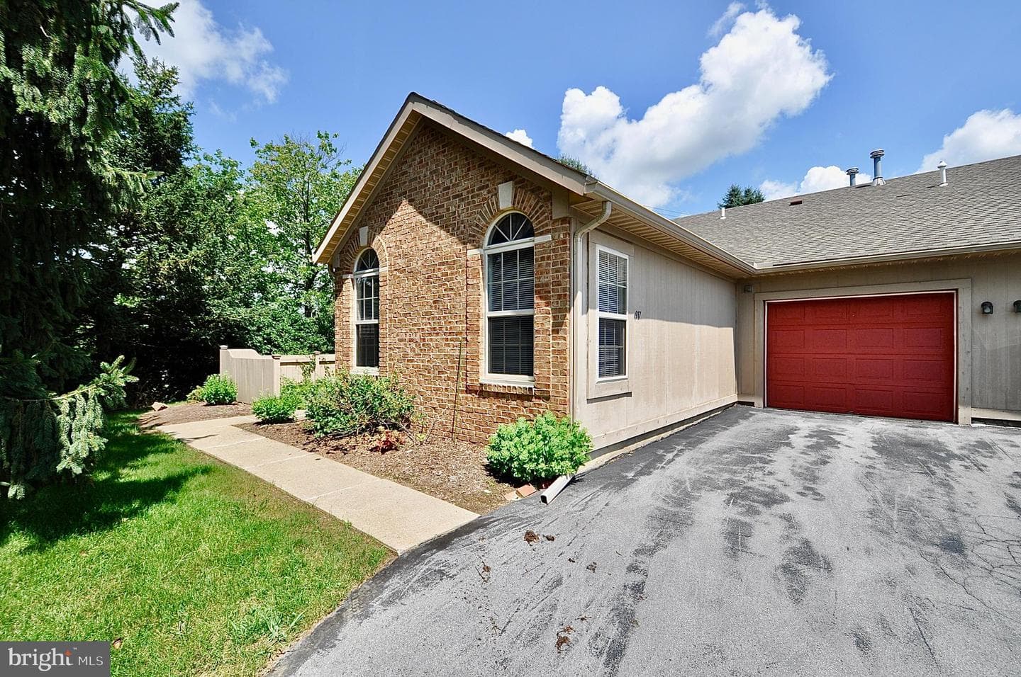 917 Hart Circle photo 2