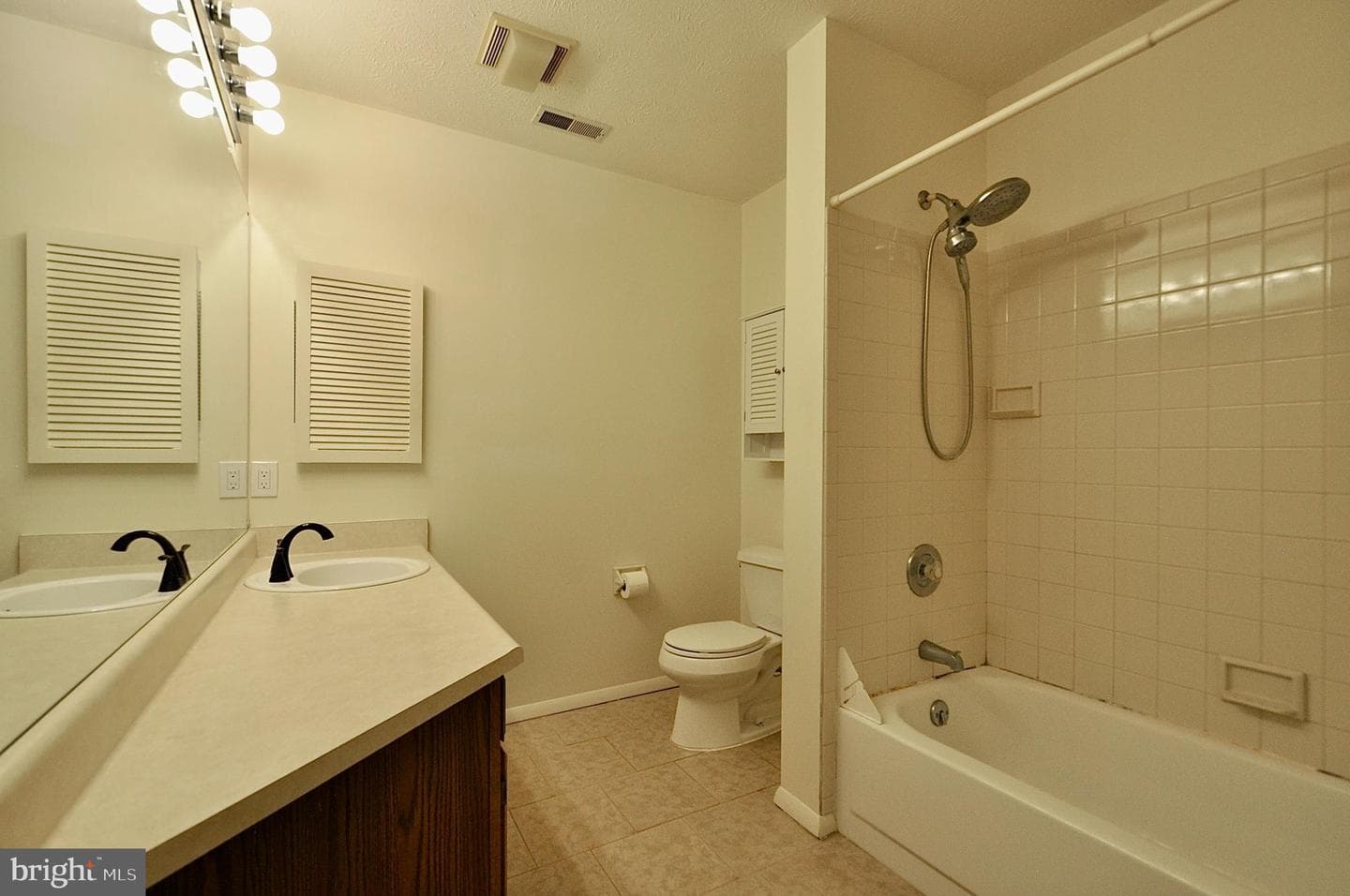 917 Hart Circle photo 8