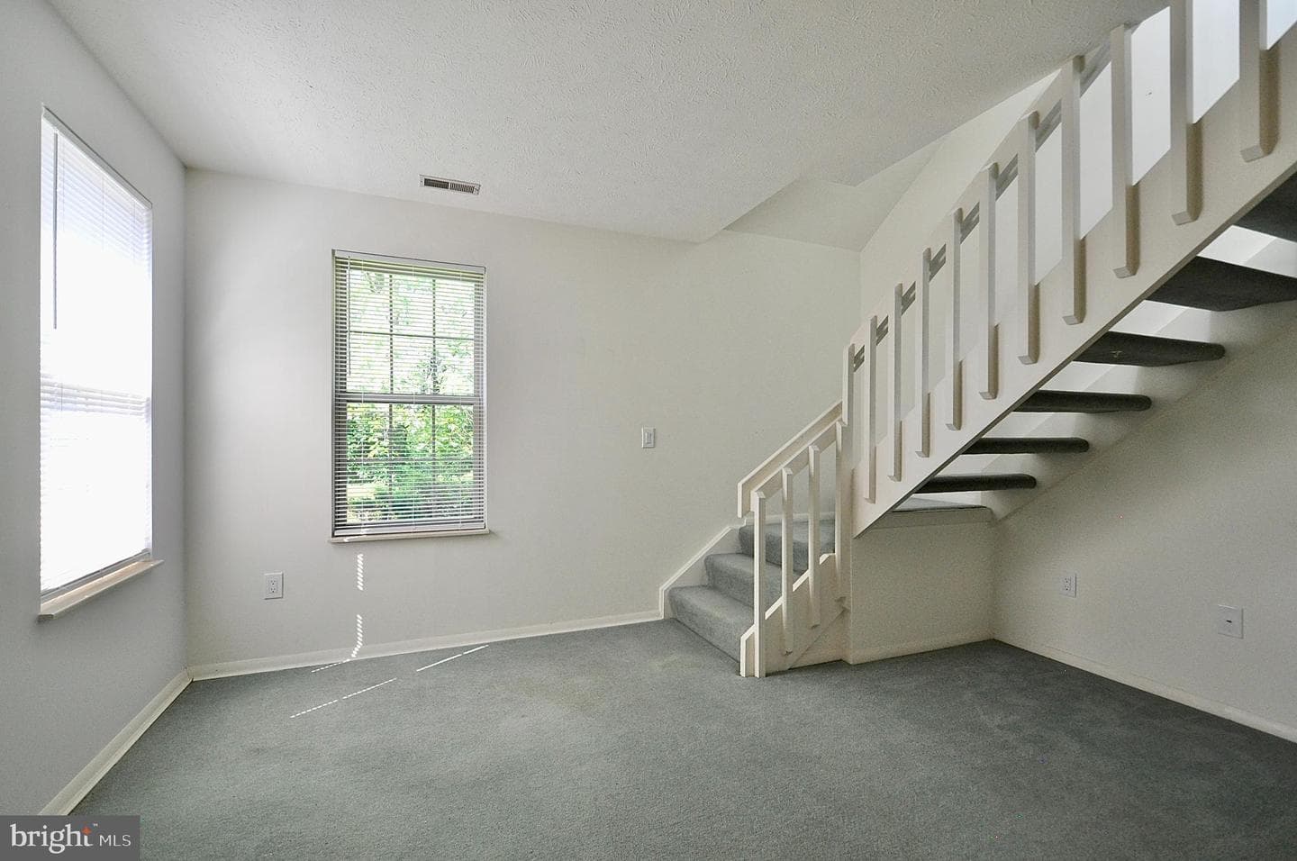 917 Hart Circle photo 9