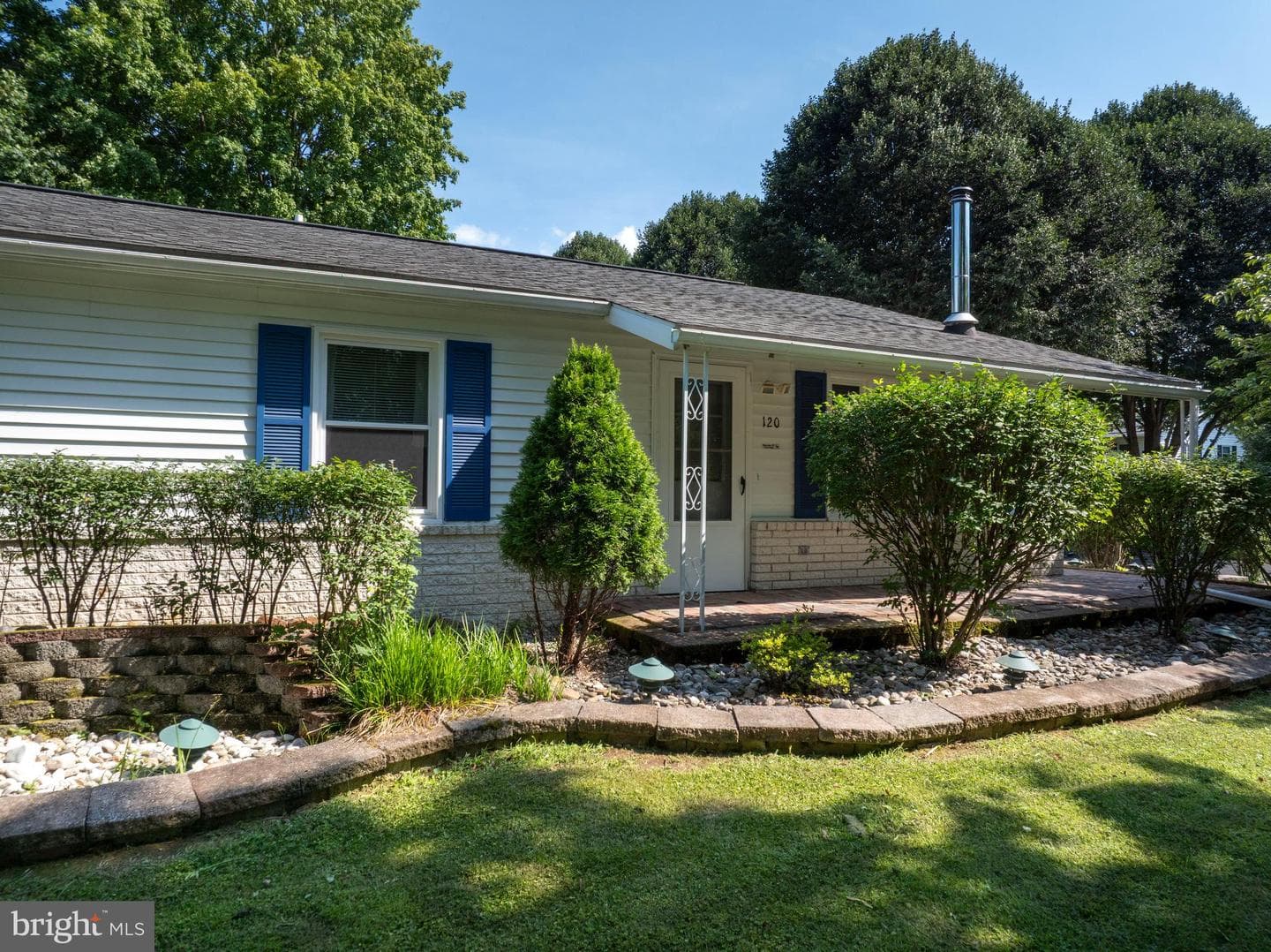 120 Creekside Drive photo 2