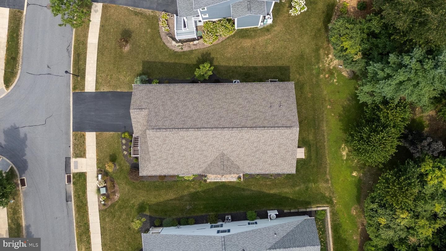 120 Emma Court photo 42