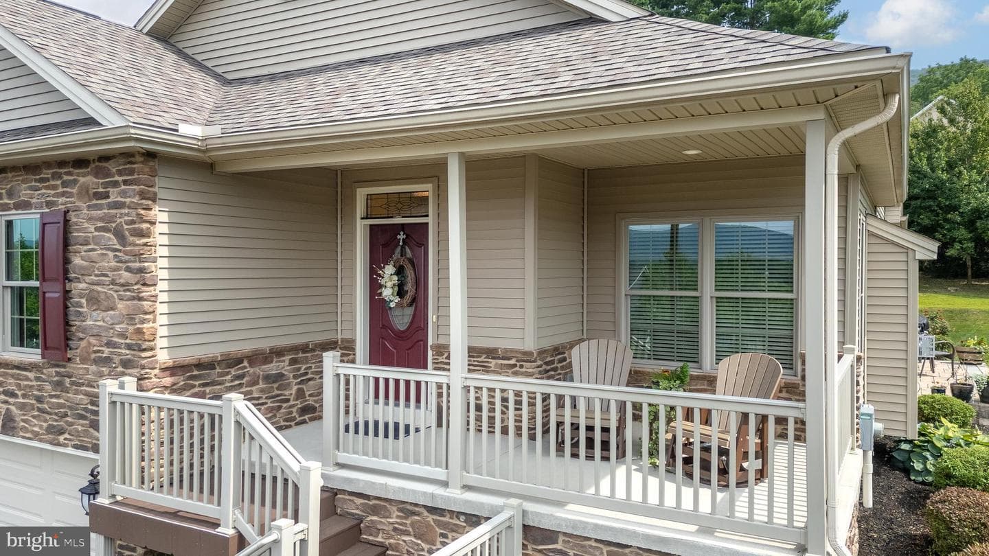 120 Emma Court photo 5