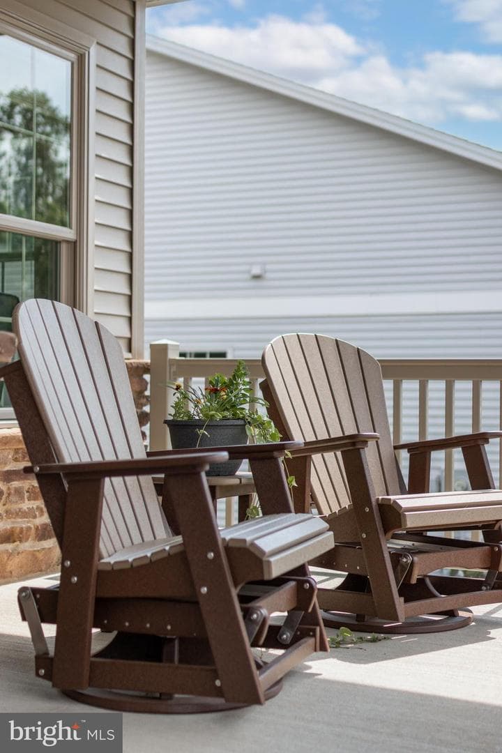 120 Emma Court photo 6