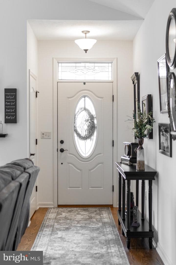 120 Emma Court photo 8
