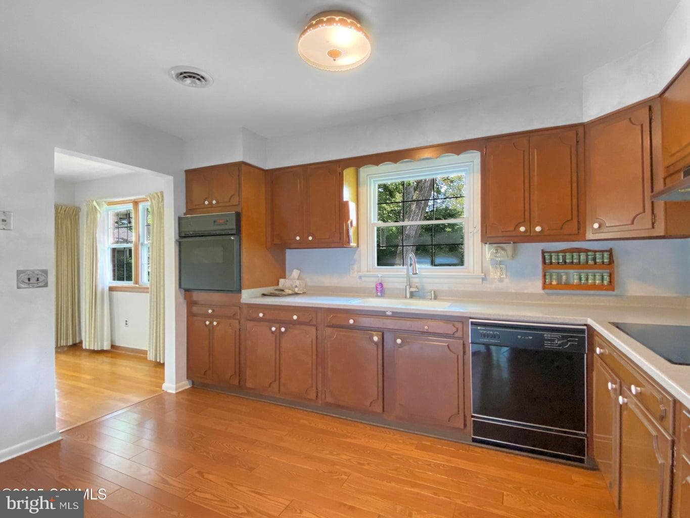 915 Woodland Drive photo 7
