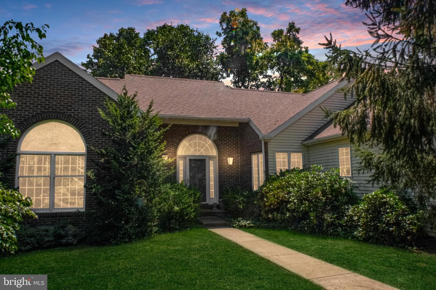 128 Colonial Court