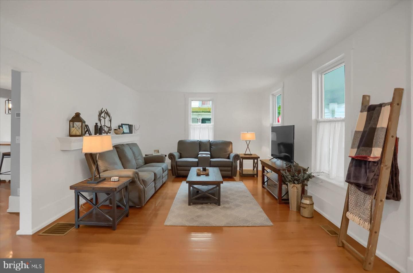 123 Penn Street photo 6