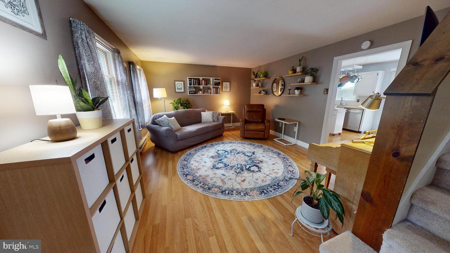 133 Creekside Drive photo 2