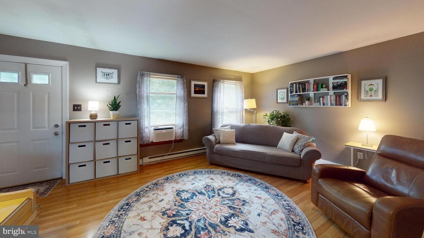 133 Creekside Drive photo 3