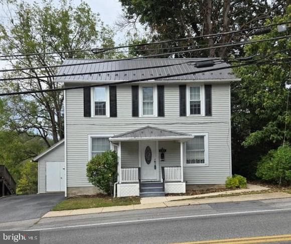 645 W Water Street photo 2