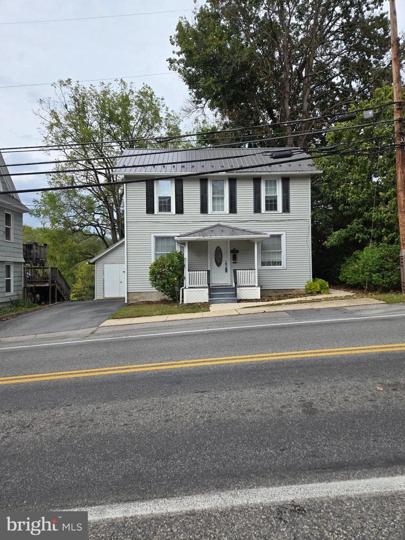 645 W Water Street photo 3
