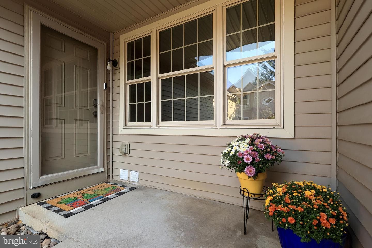 652 B Oakwood Avenue photo 3