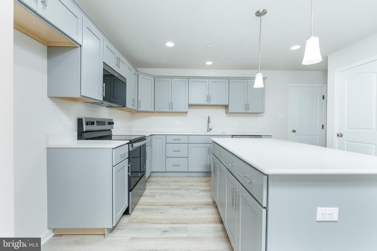 136 Dolomite Drive photo 5