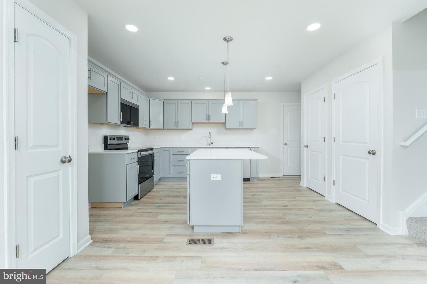 136 Dolomite Drive photo 7