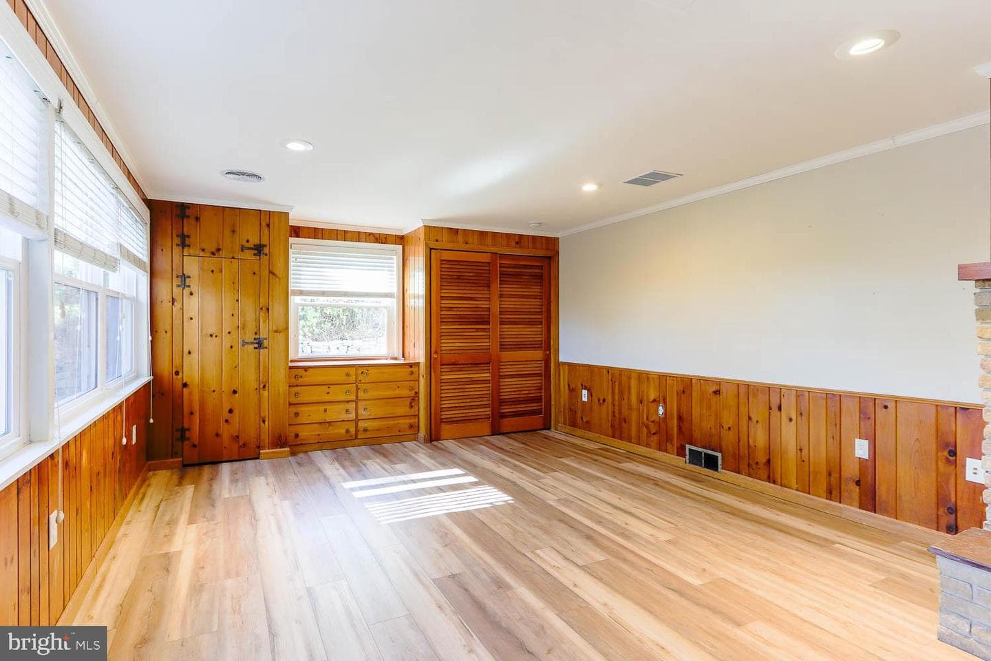 416 E Irvin Avenue photo 28