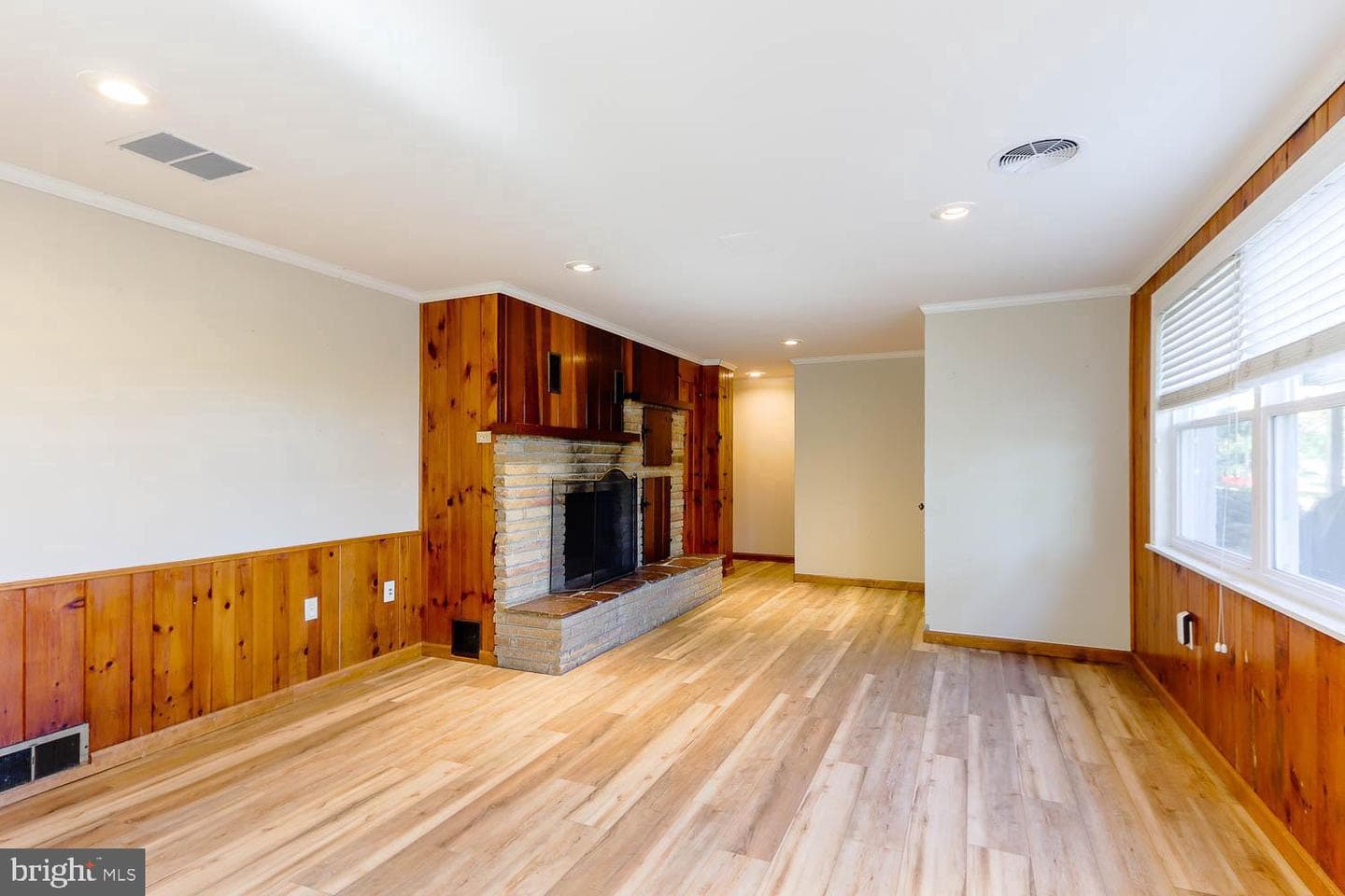 416 E Irvin Avenue photo 30