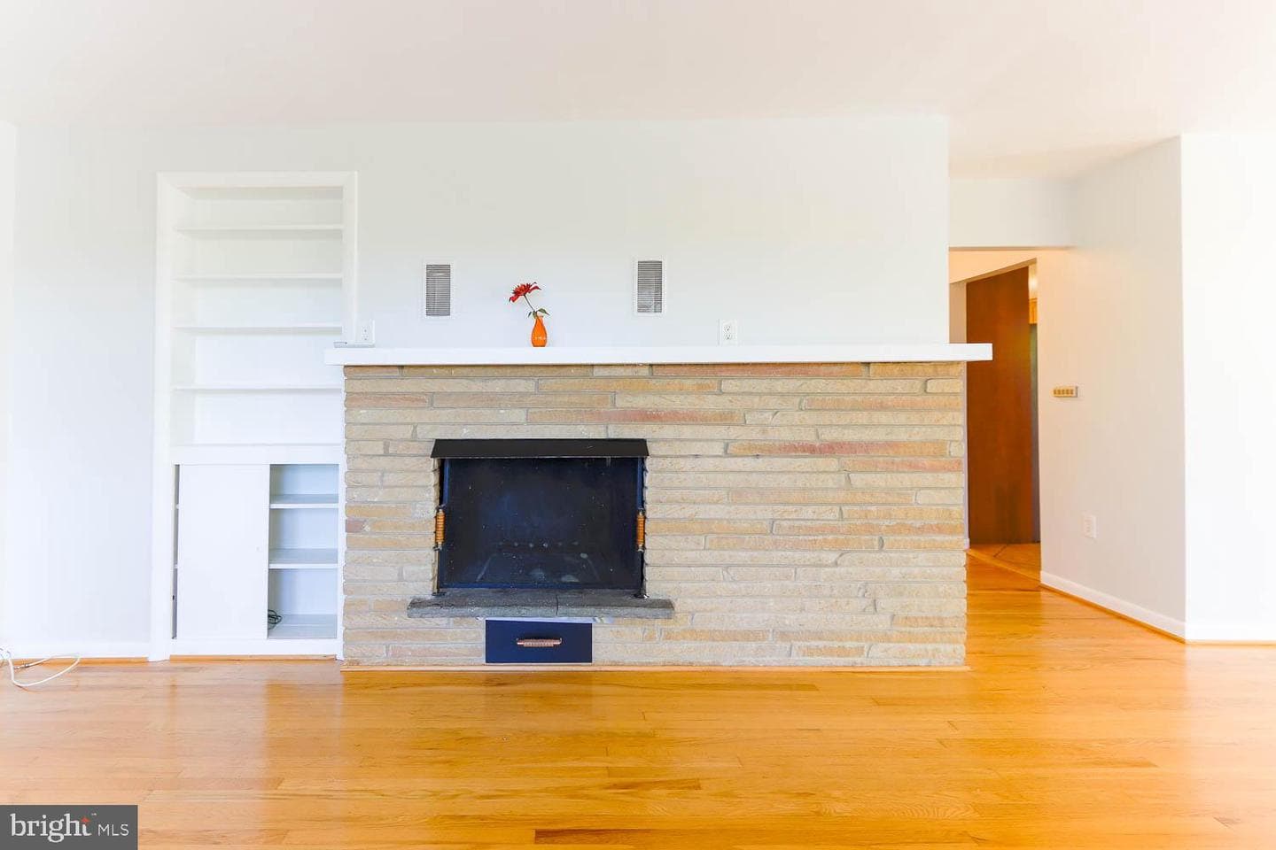 416 E Irvin Avenue photo 6