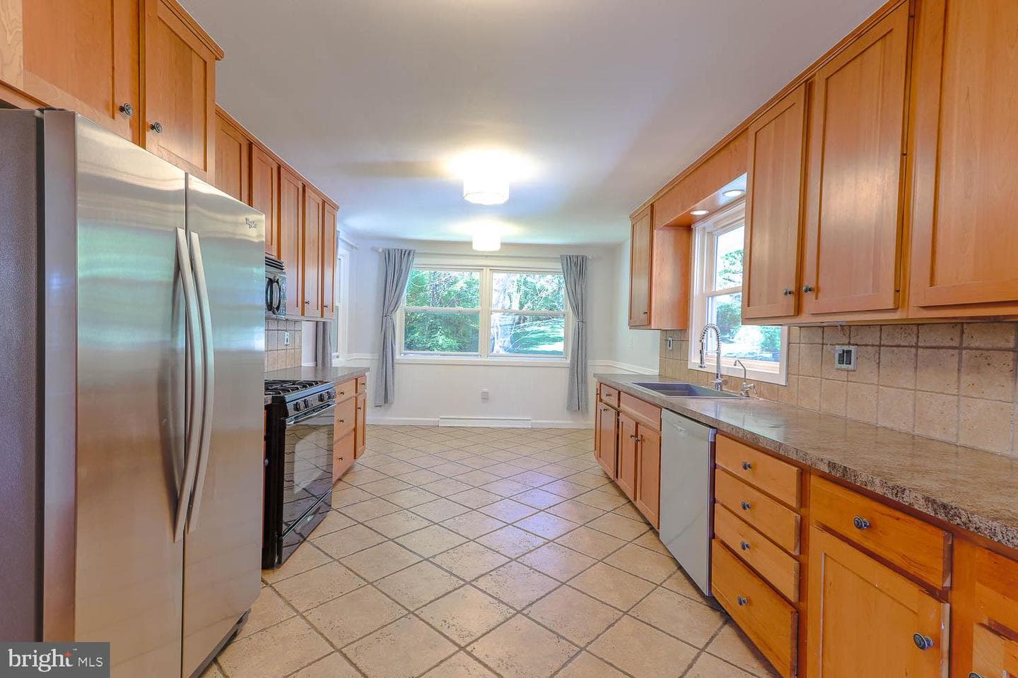 416 E Irvin Avenue photo 7