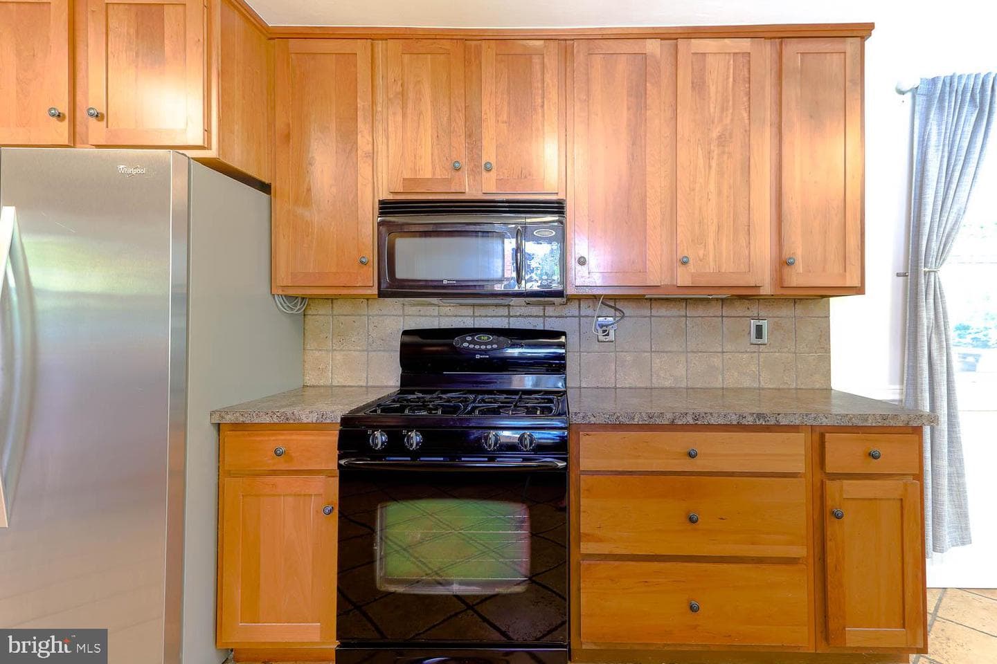 416 E Irvin Avenue photo 8