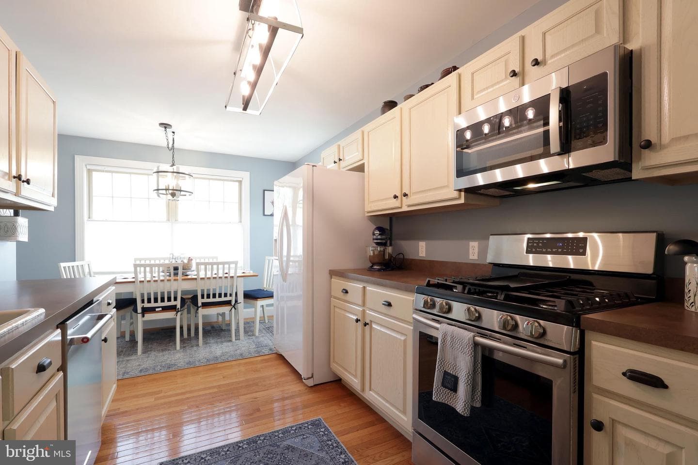 658 -A Oakwood Avenue photo 8