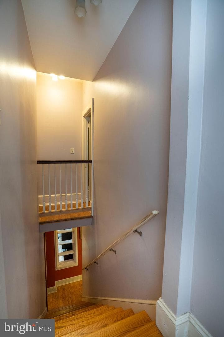 140 E Linn Street photo 60