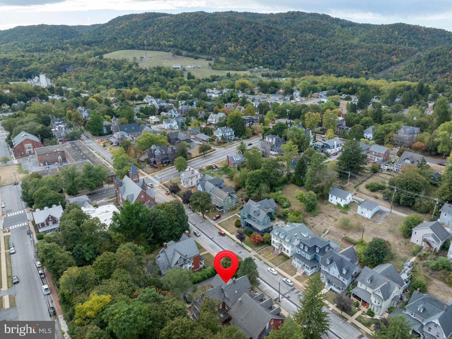 140 E Linn Street photo 85